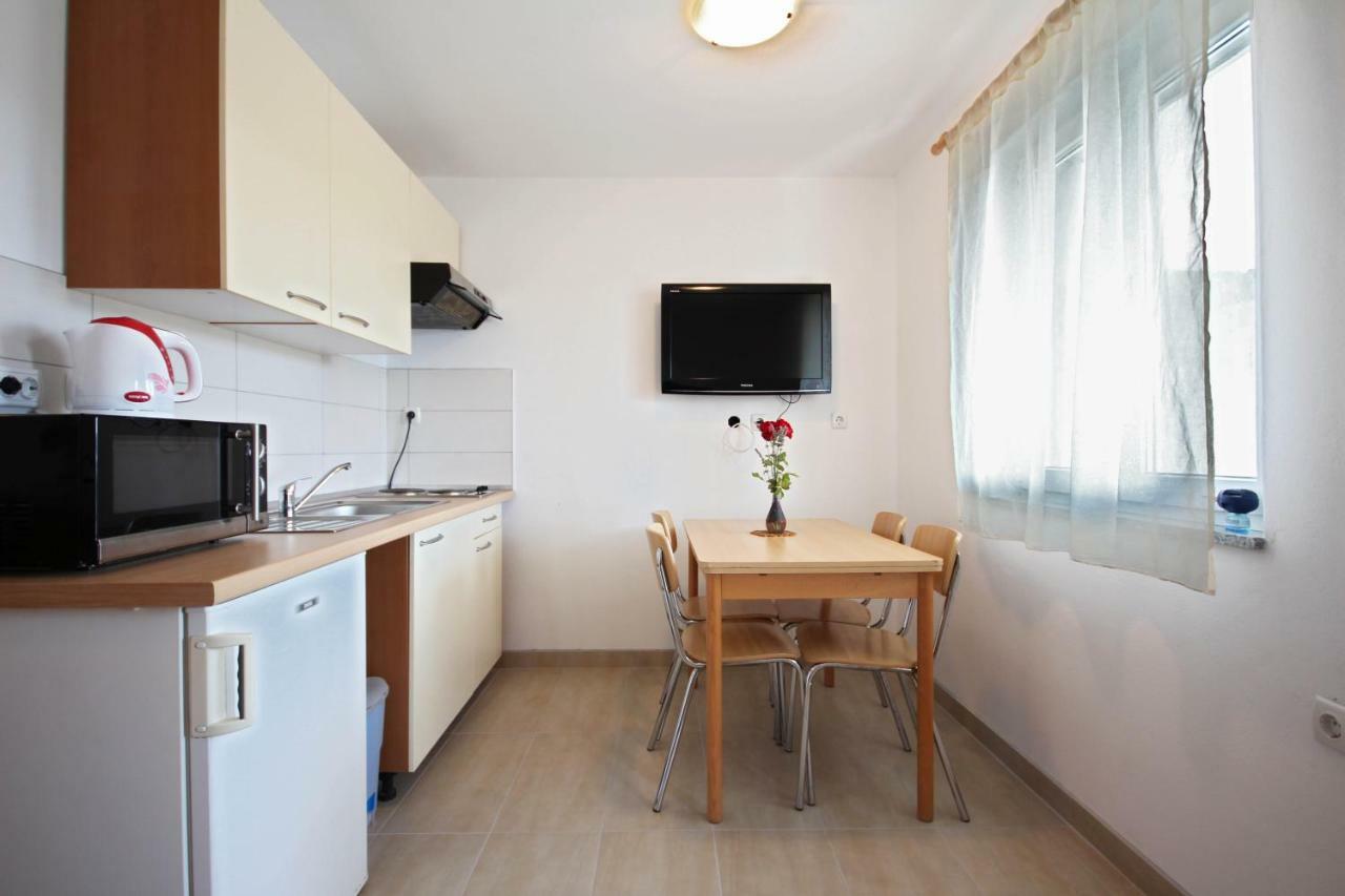 Apartmani Bradaric Pula Exterior photo